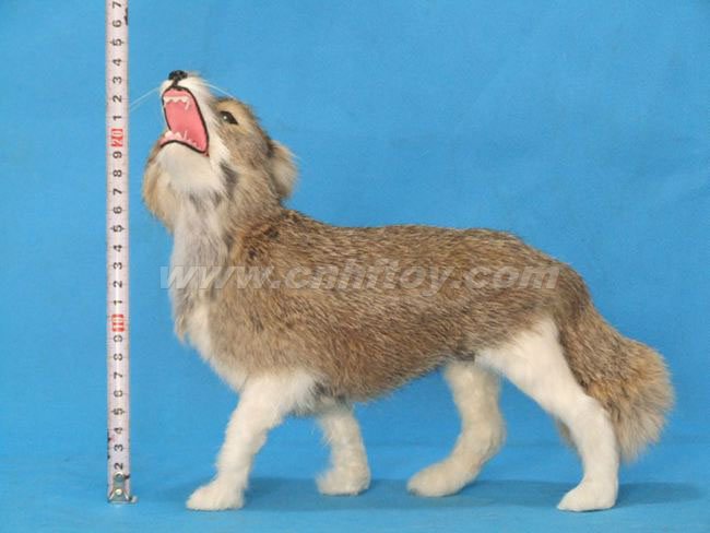 皮毛玩具狼：LA022菏泽恒方皮毛工艺品有限公司