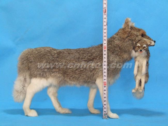 皮毛玩具狼：LA039菏泽恒方皮毛工艺品有限公司