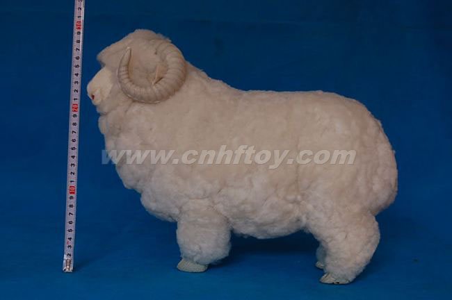 皮毛玩具羊：LV178菏泽恒方皮毛工艺品有限公司