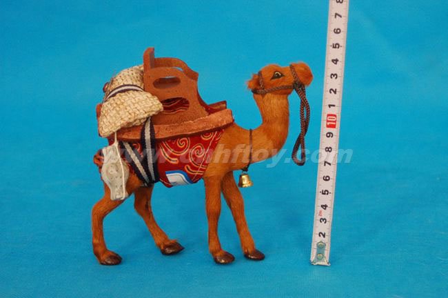 皮毛玩具骆驼：LT104菏泽恒方皮毛工艺品有限公司