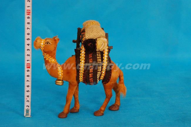 皮毛玩具骆驼：LT106菏泽恒方皮毛工艺品有限公司