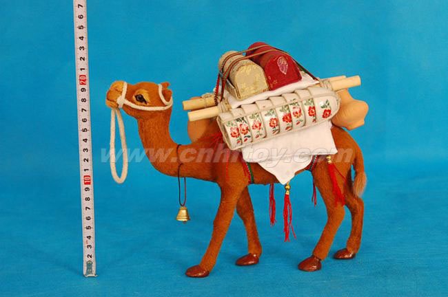 皮毛玩具骆驼：LT109菏泽恒方皮毛工艺品有限公司