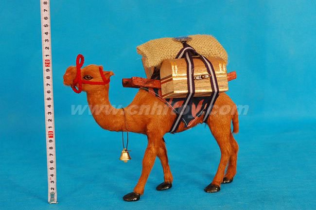 皮毛玩具骆驼：LT110菏泽恒方皮毛工艺品有限公司