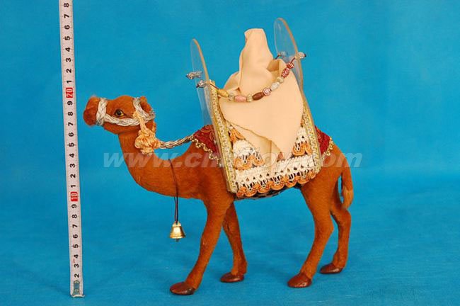 皮毛玩具骆驼：LT111菏泽恒方皮毛工艺品有限公司