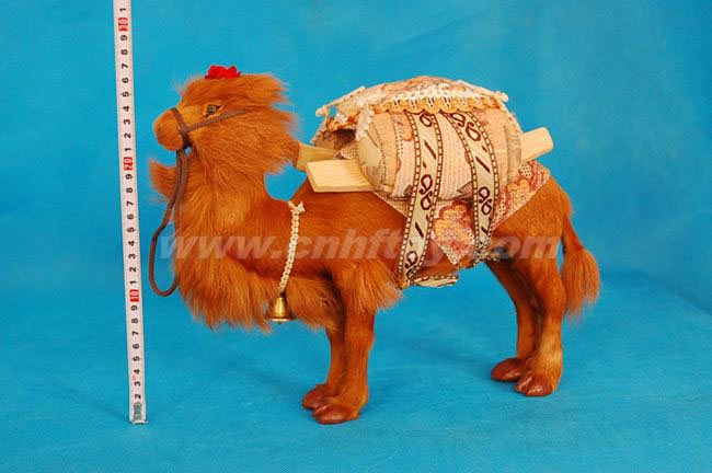 皮毛玩具骆驼：LT113菏泽恒方皮毛工艺品有限公司