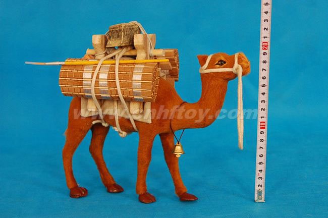 皮毛玩具骆驼：LT117菏泽恒方皮毛工艺品有限公司