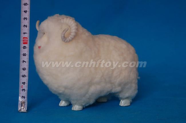 皮毛玩具羊：Y123菏泽恒方皮毛工艺品有限公司