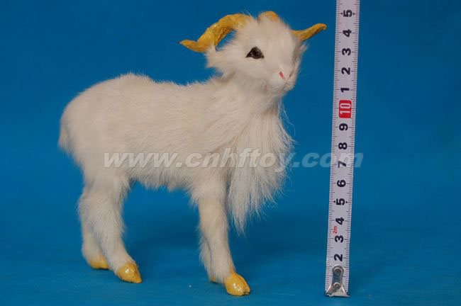 皮毛玩具羊：Y132菏泽恒方皮毛工艺品有限公司