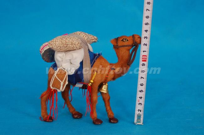 皮毛玩具骆驼：LT120菏泽恒方皮毛工艺品有限公司