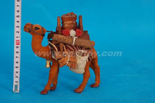 皮毛玩具骆驼：LT121菏泽恒方皮毛工艺品有限公司