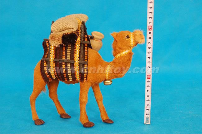 皮毛玩具骆驼：LT123菏泽恒方皮毛工艺品有限公司