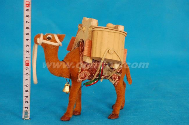 皮毛玩具骆驼：LT124菏泽恒方皮毛工艺品有限公司