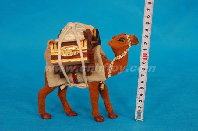 皮毛玩具骆驼：LT130菏泽恒方皮毛工艺品有限公司